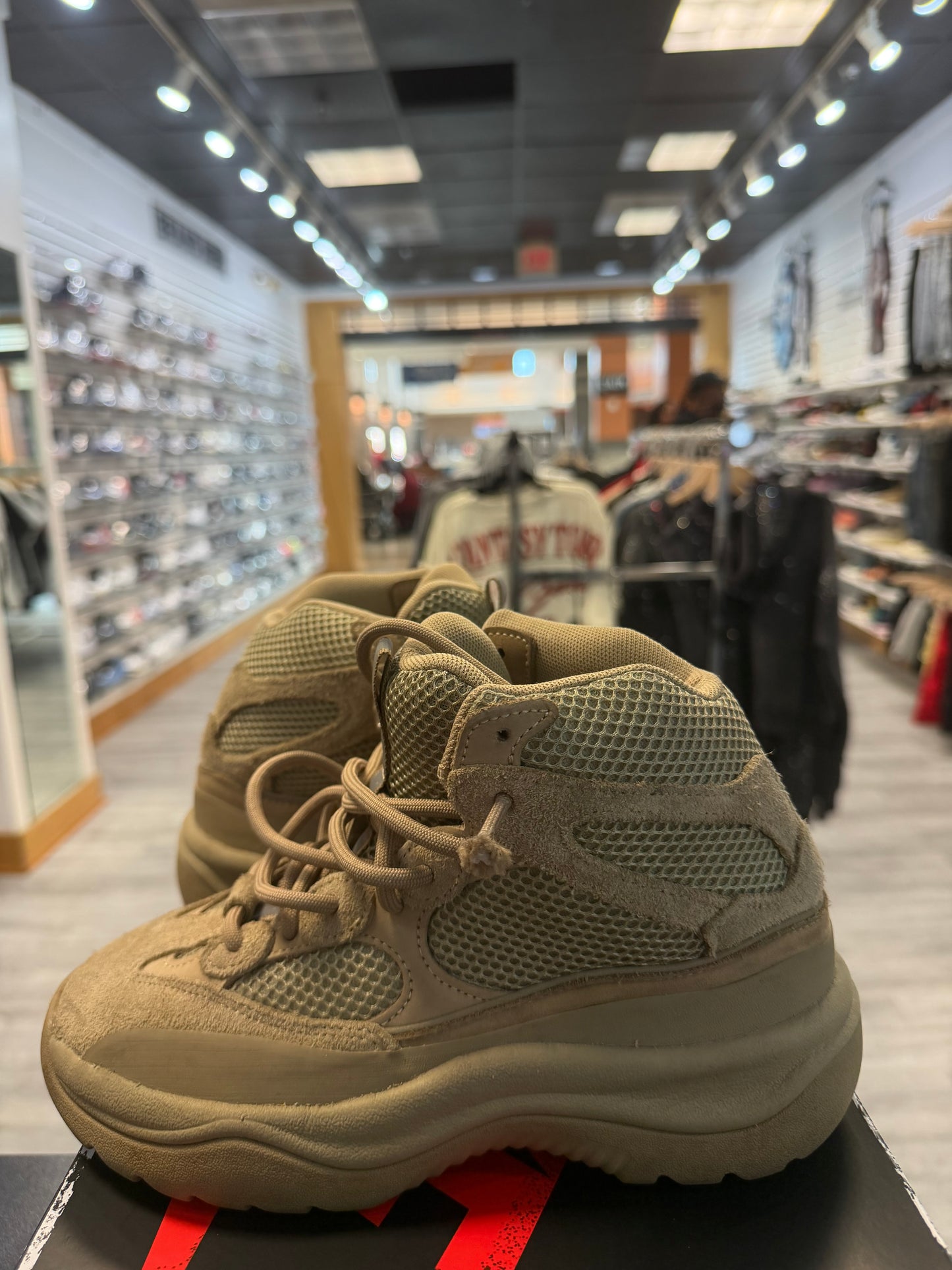 *USED*  Yeezy Boot Desert