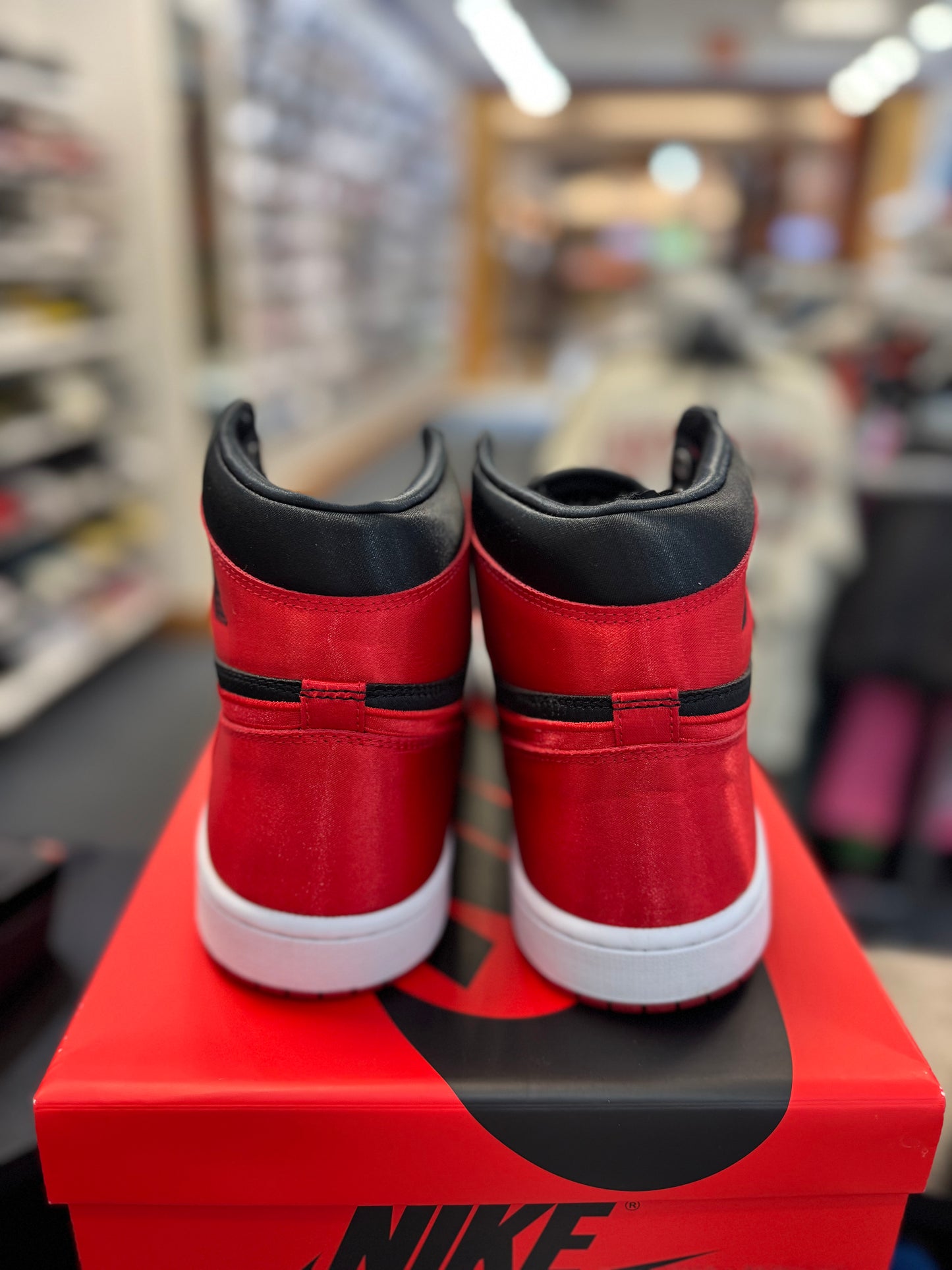 *USED* Jordan 1 Retro High OG Satin Bred