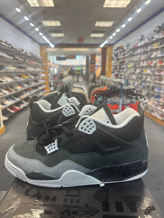 *USED* Jordan 4 Retro Fear (2024)