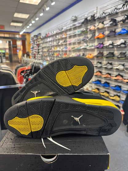 *USED* Jordan 4 Retro Thunder (2023)