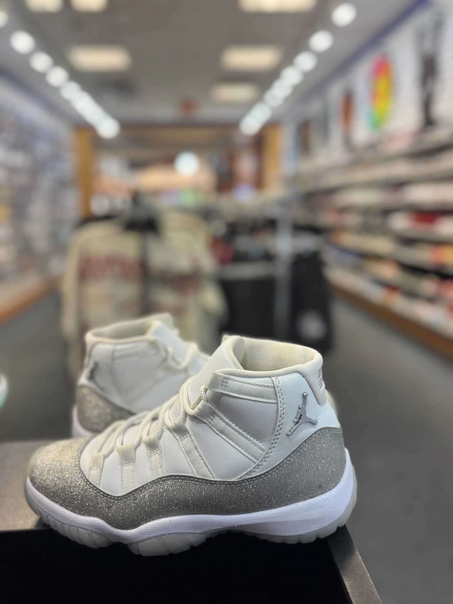 *USED* Jordan 11 Retro White Metallic Silver (Women's)