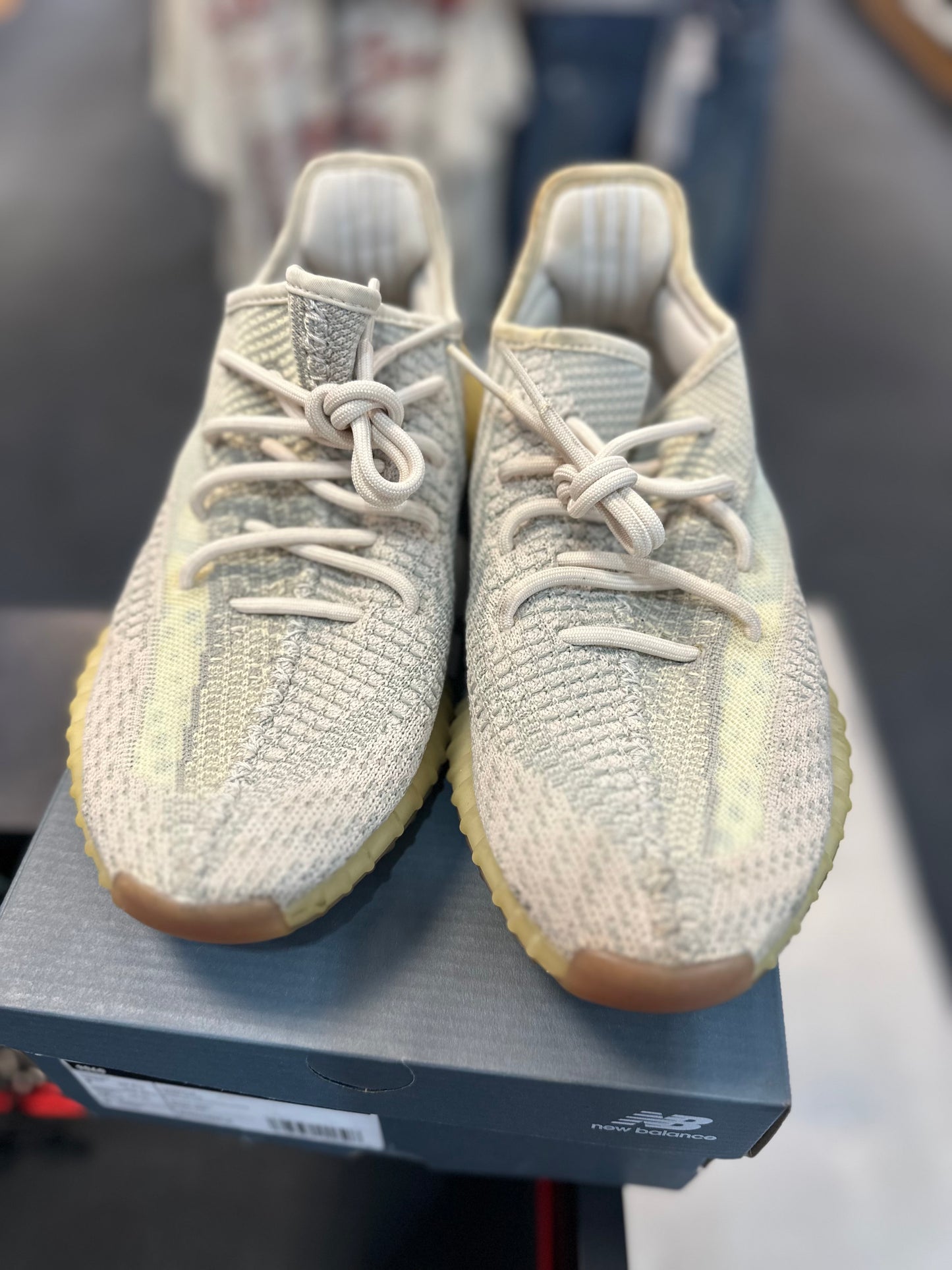 *USED* adidas Yeezy Boost 350 V2 Citrin (Non-Reflective)