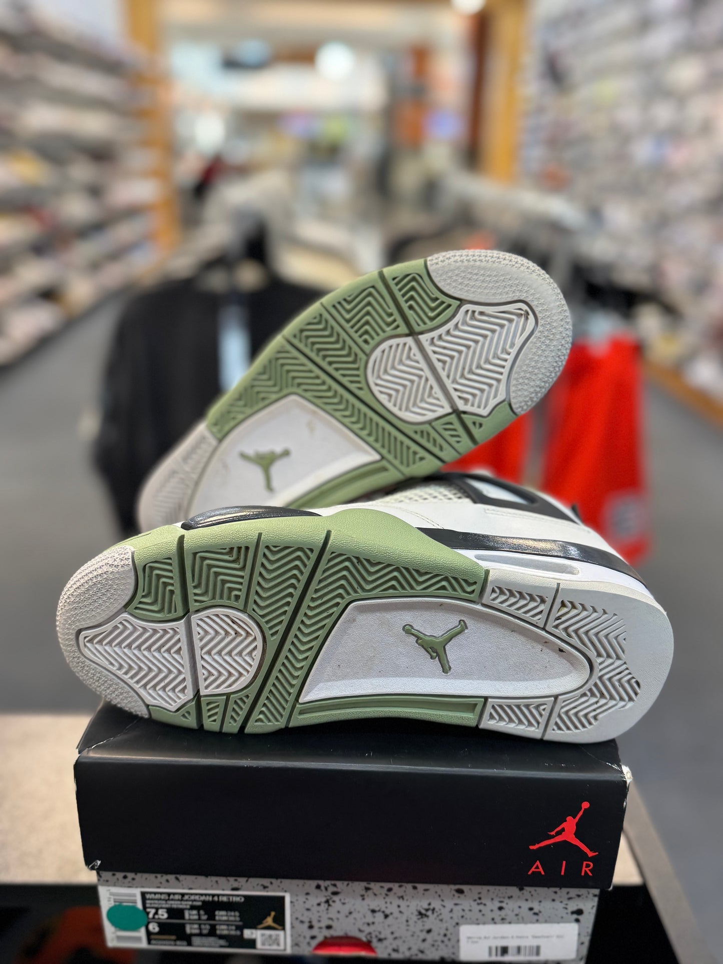 *USED* Jordan 4 Retro Seafoam