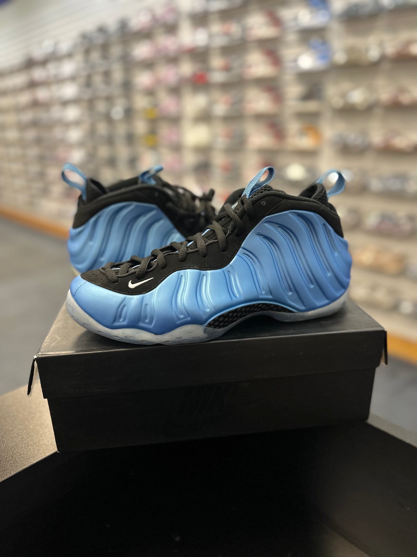 *USED* Nike Air Foamposite One University Blue