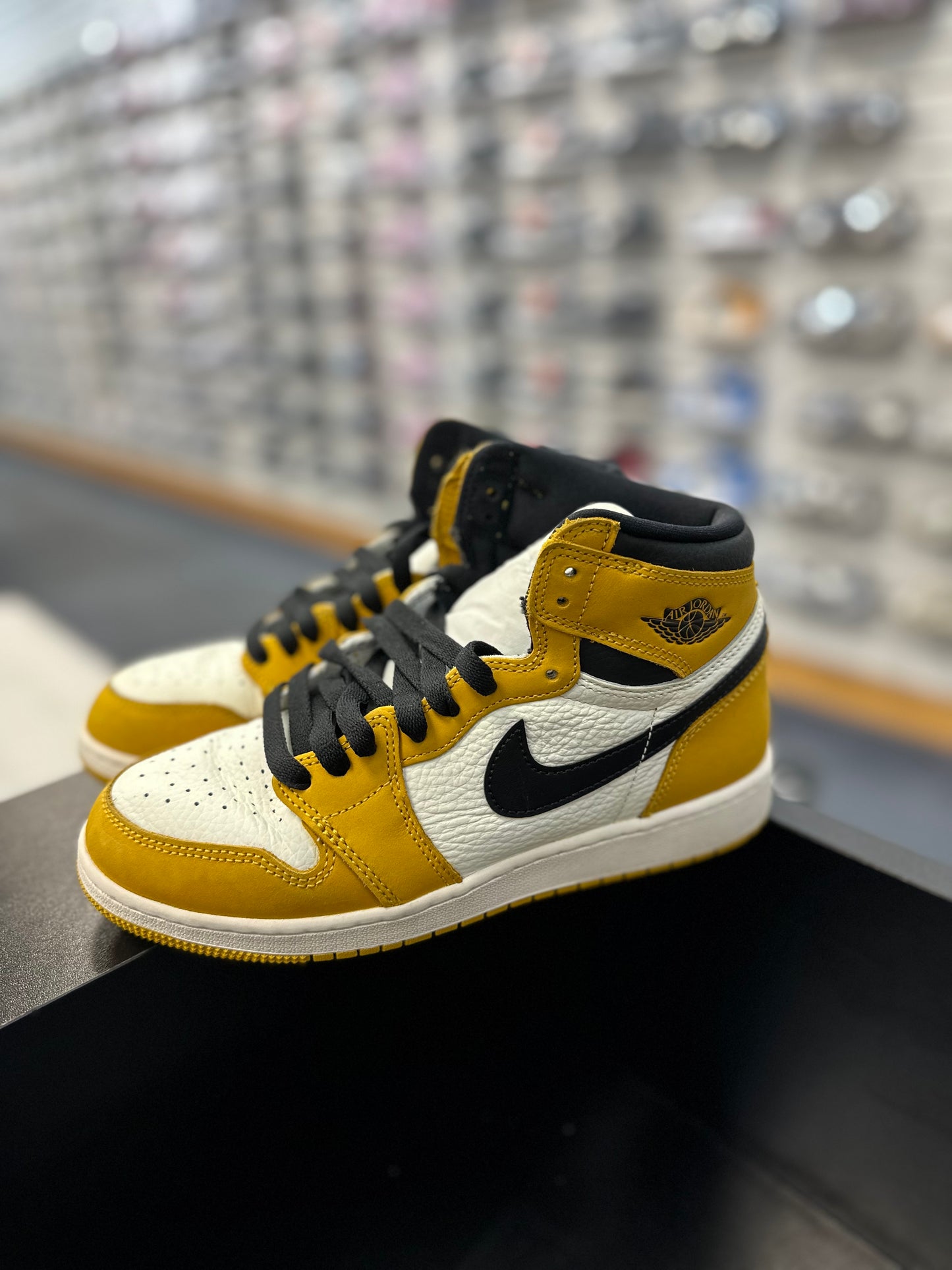 *USED* Jordan 1 High Yellow Ochre