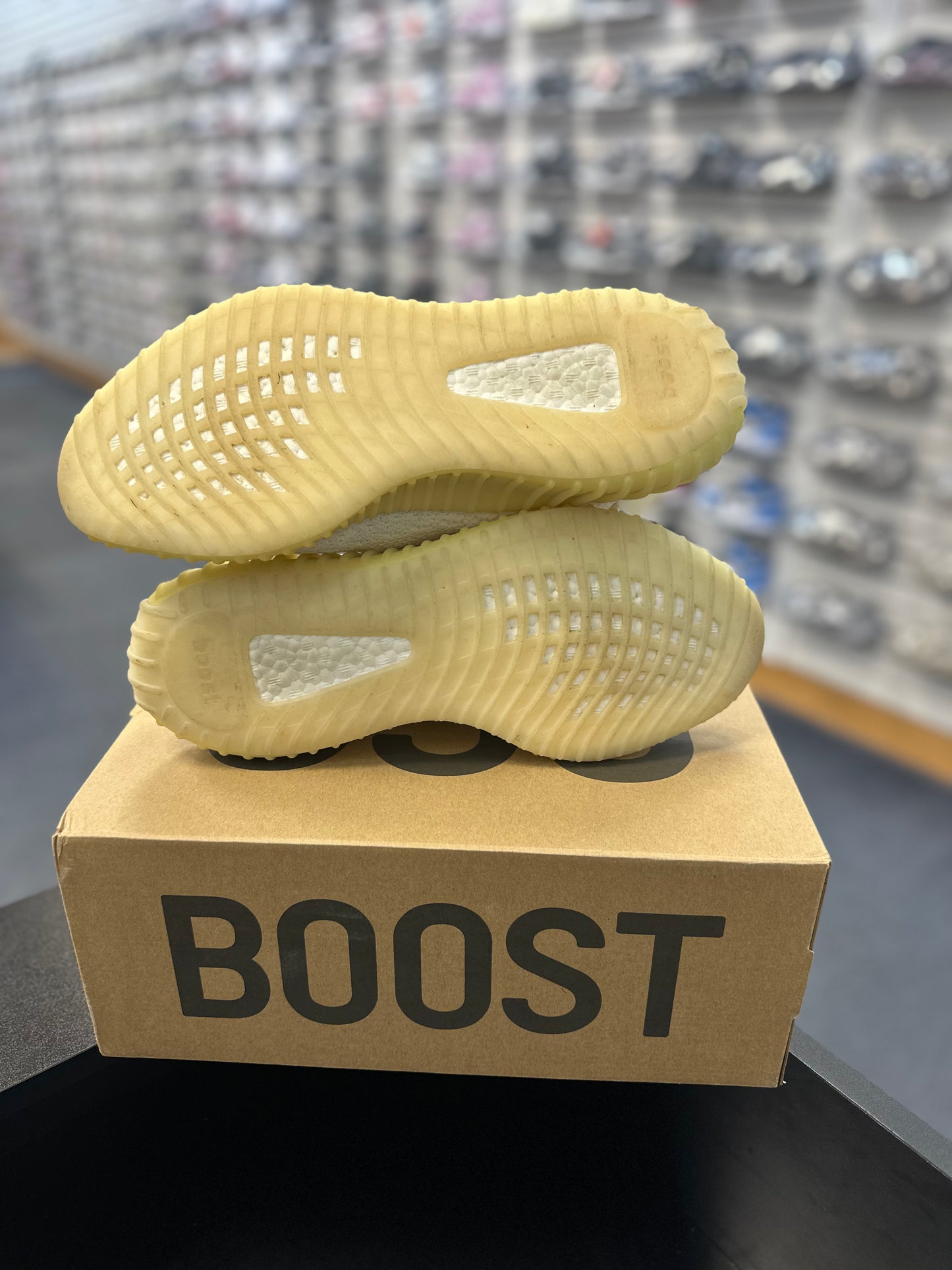 *USED* adidas Yeezy Boost 350 V2 Cream