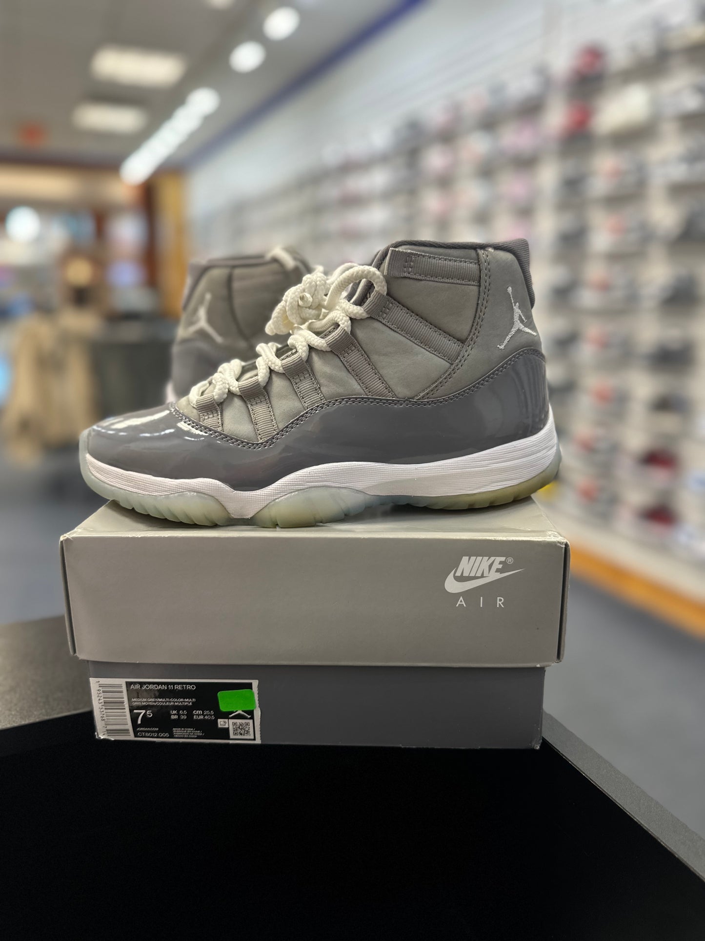 *USED* Jordan 11 Retro Cool Grey