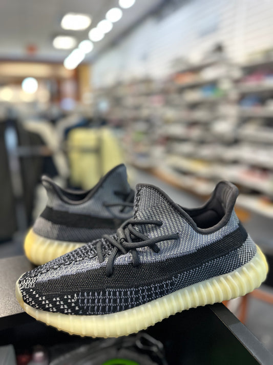*USED* adidas Yeezy Boost 350 V2 Carbon