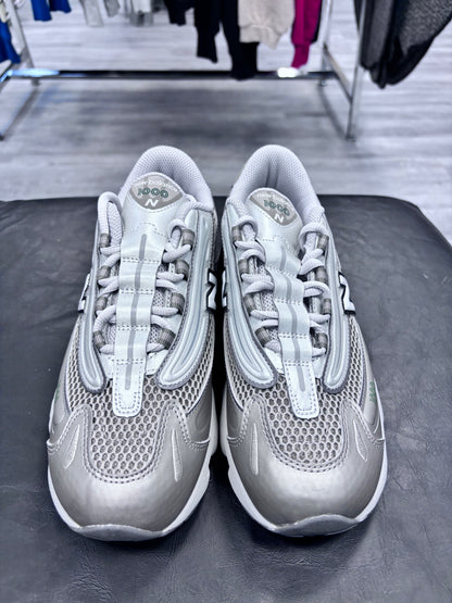*USED* New Balance 1000 Sneaker Silver Metallic
