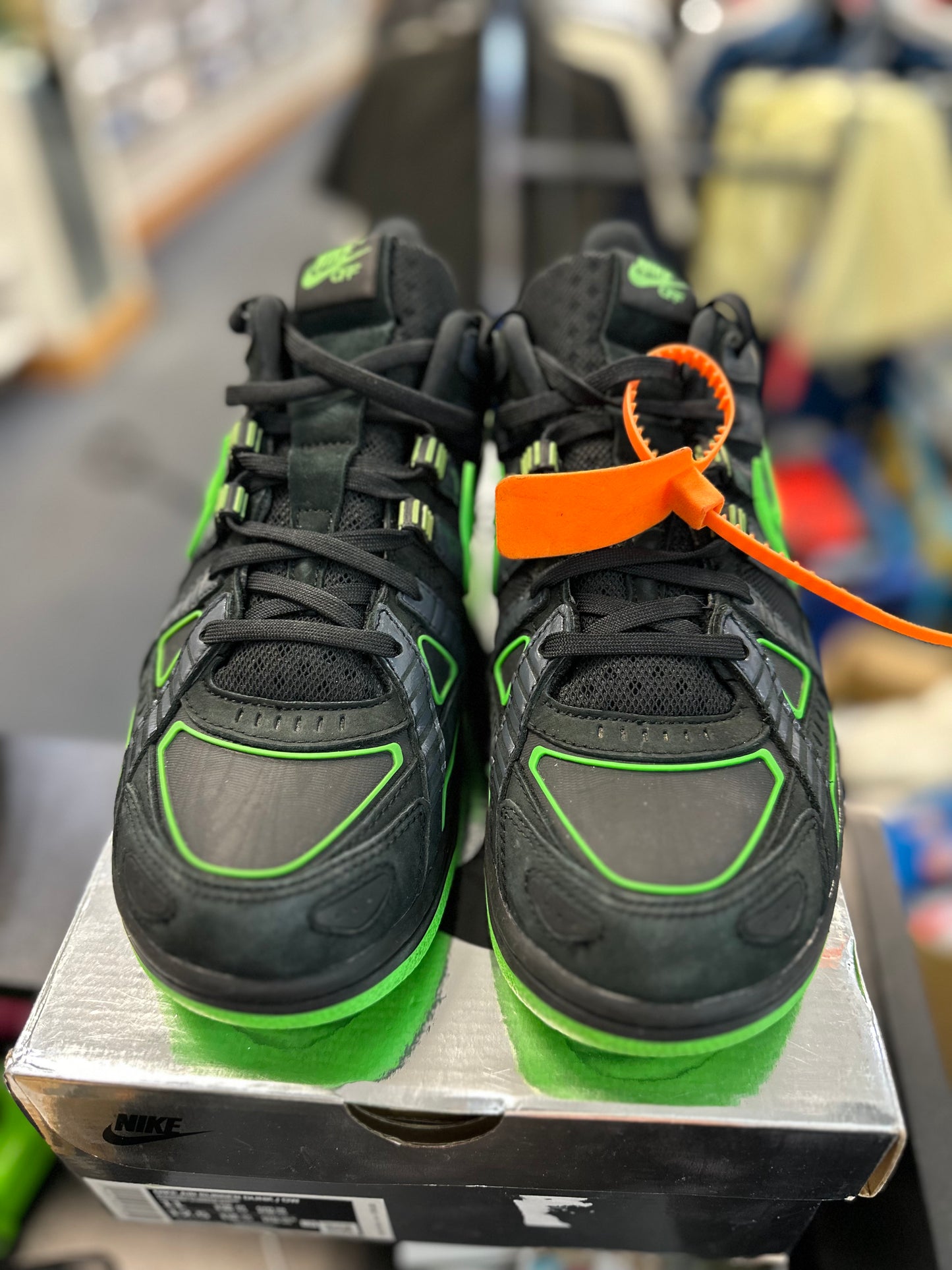 *USED* Nike Air Rubber Dunk Off-White Green Strike