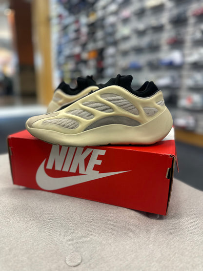 *USED* adidas Yeezy 700 V3 Azael
