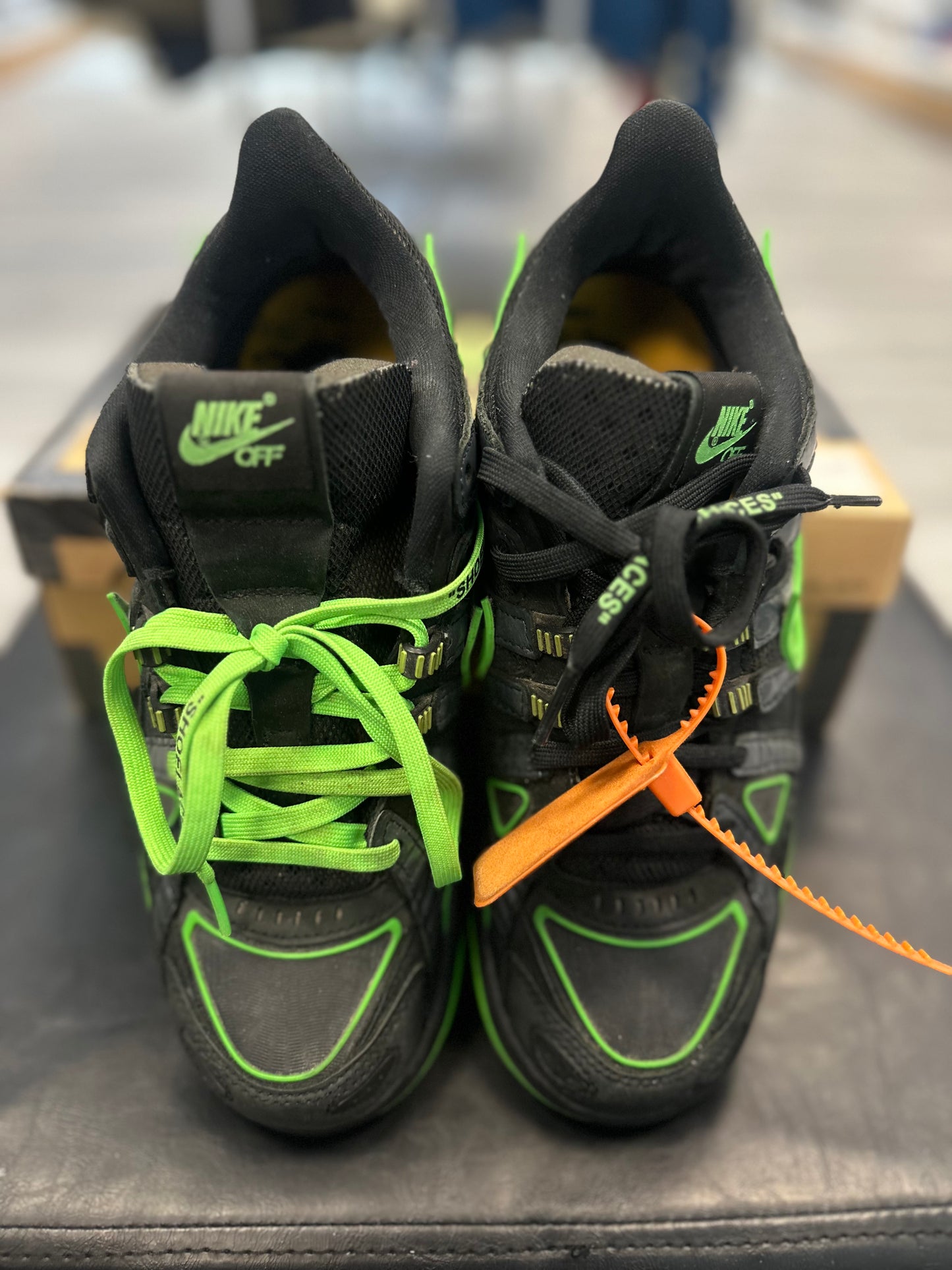 *USED* Nike Air Rubber Dunk Off-White Green Strike