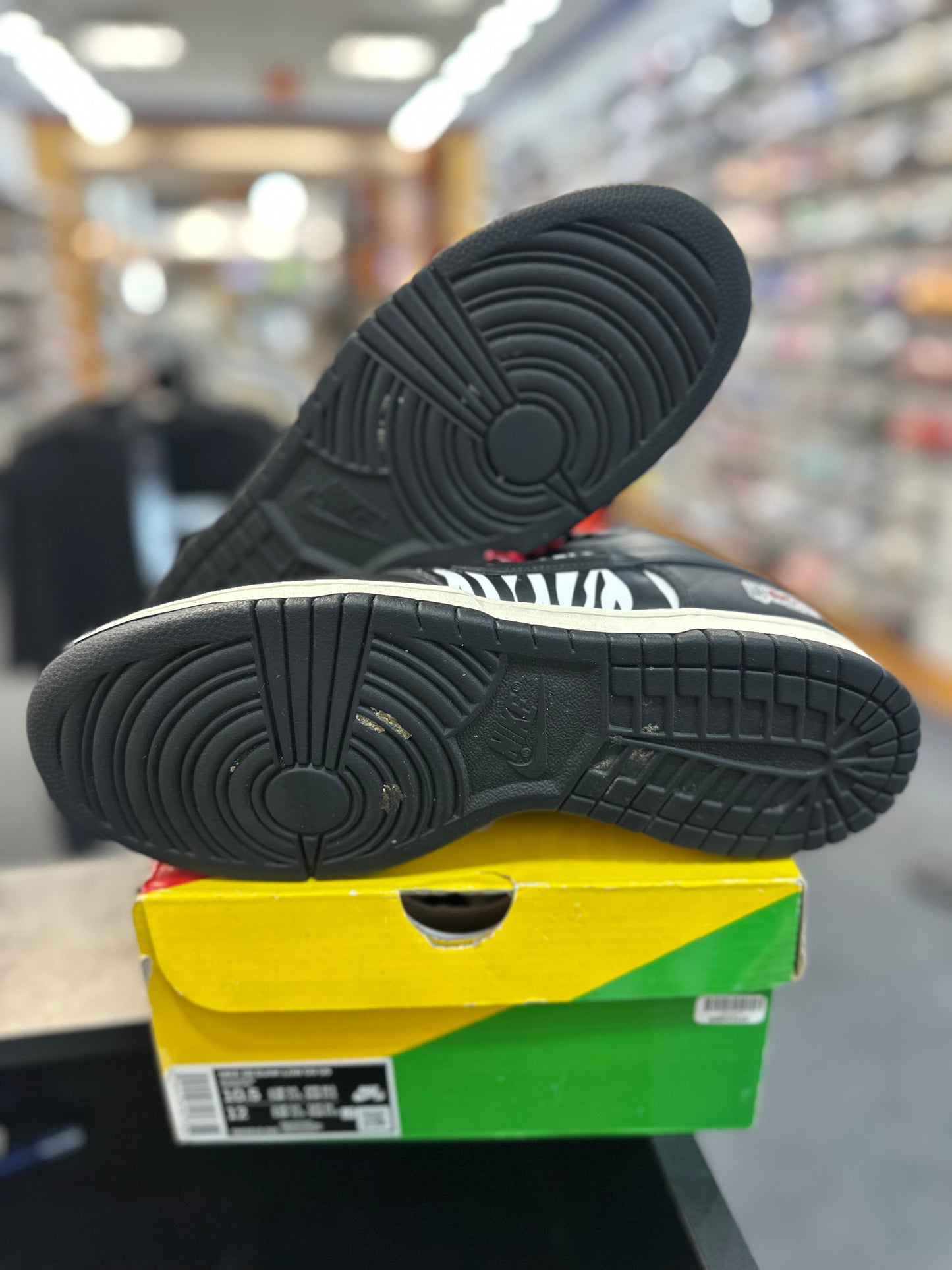 *USED* Nike SB Dunk Low OG QS Quartersnacks Zebra