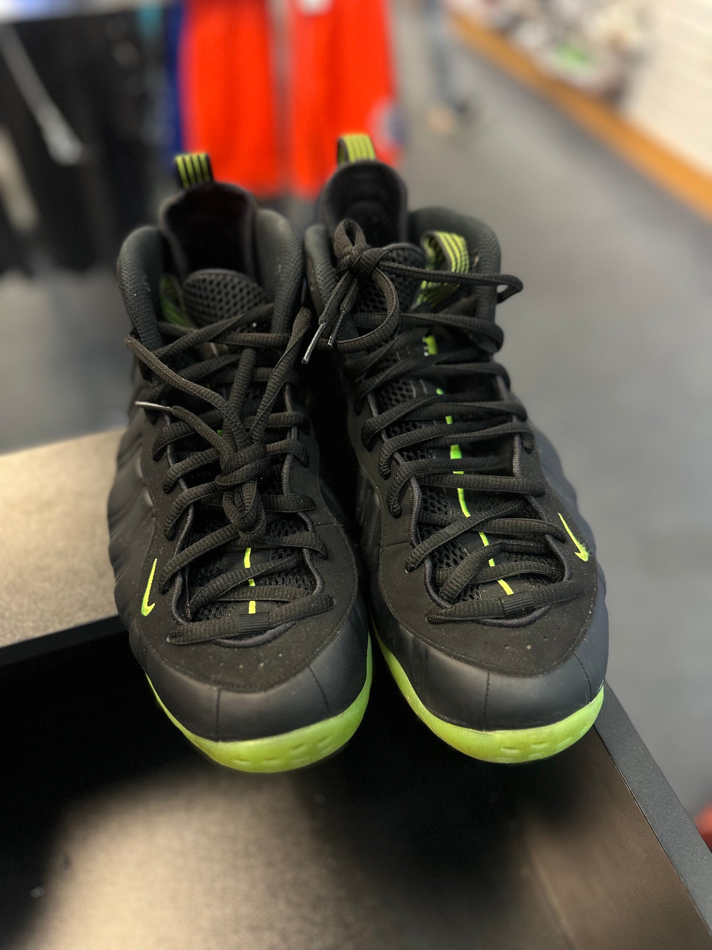 *USED* Nike Air Foamposite One Black Volt