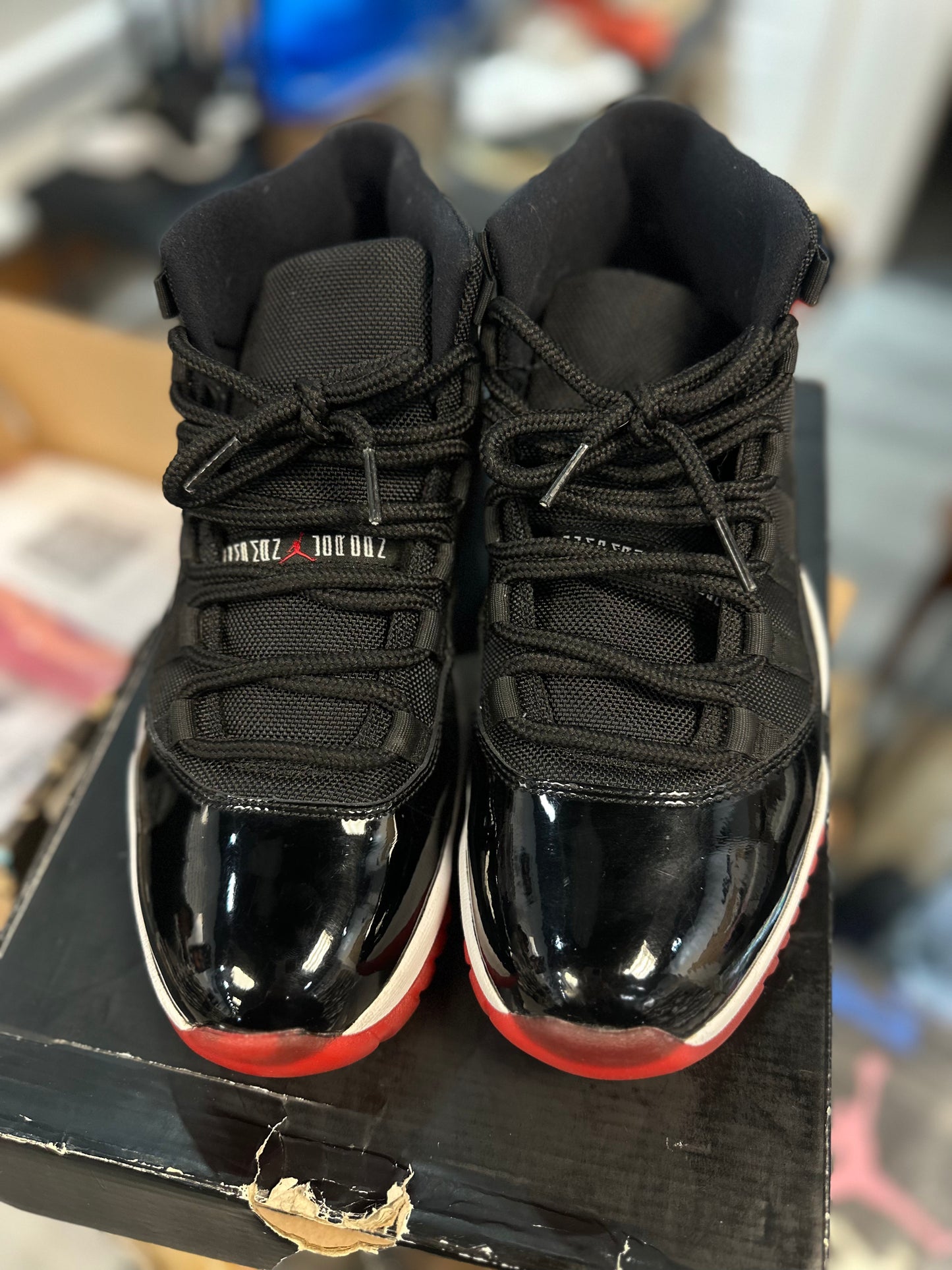 *USED* Jordan 11 Retro Playoffs Bred (2019)