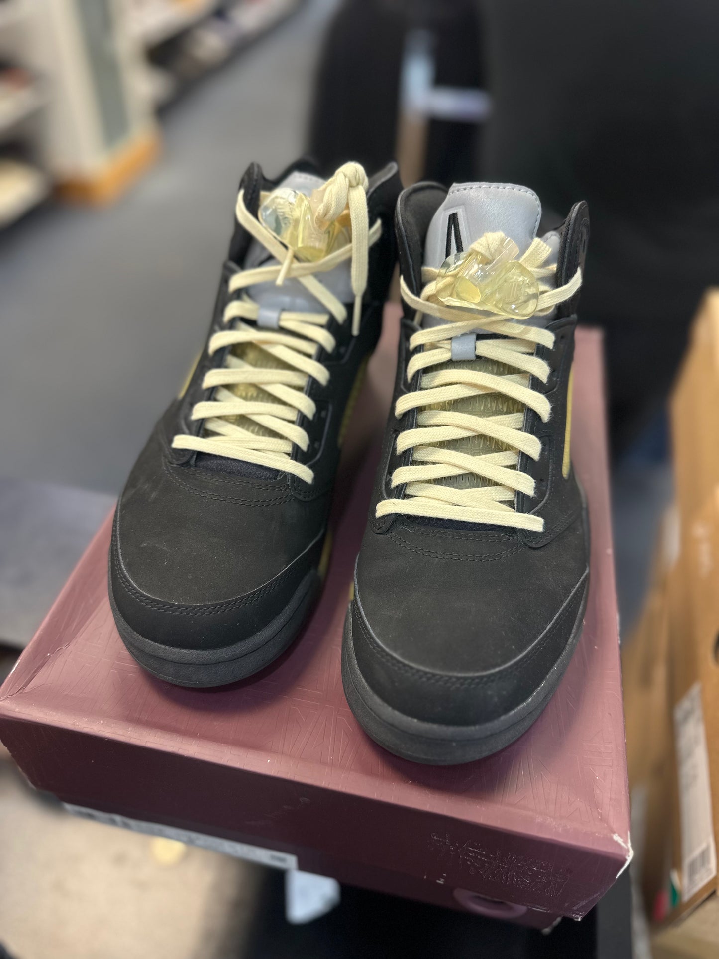 *USED* Jordan 5 Retro A Ma Maniére Dusk