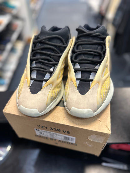 *USED* adidas Yeezy 700 V3 Safflower