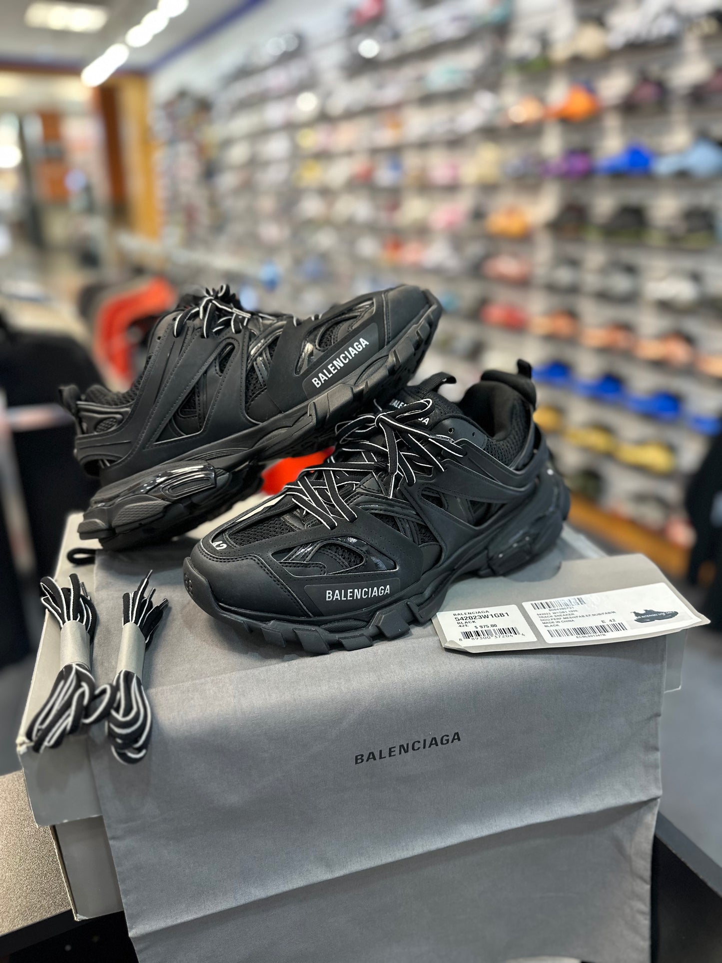 *USED* BALENCI TRACK RUNNER BLACK