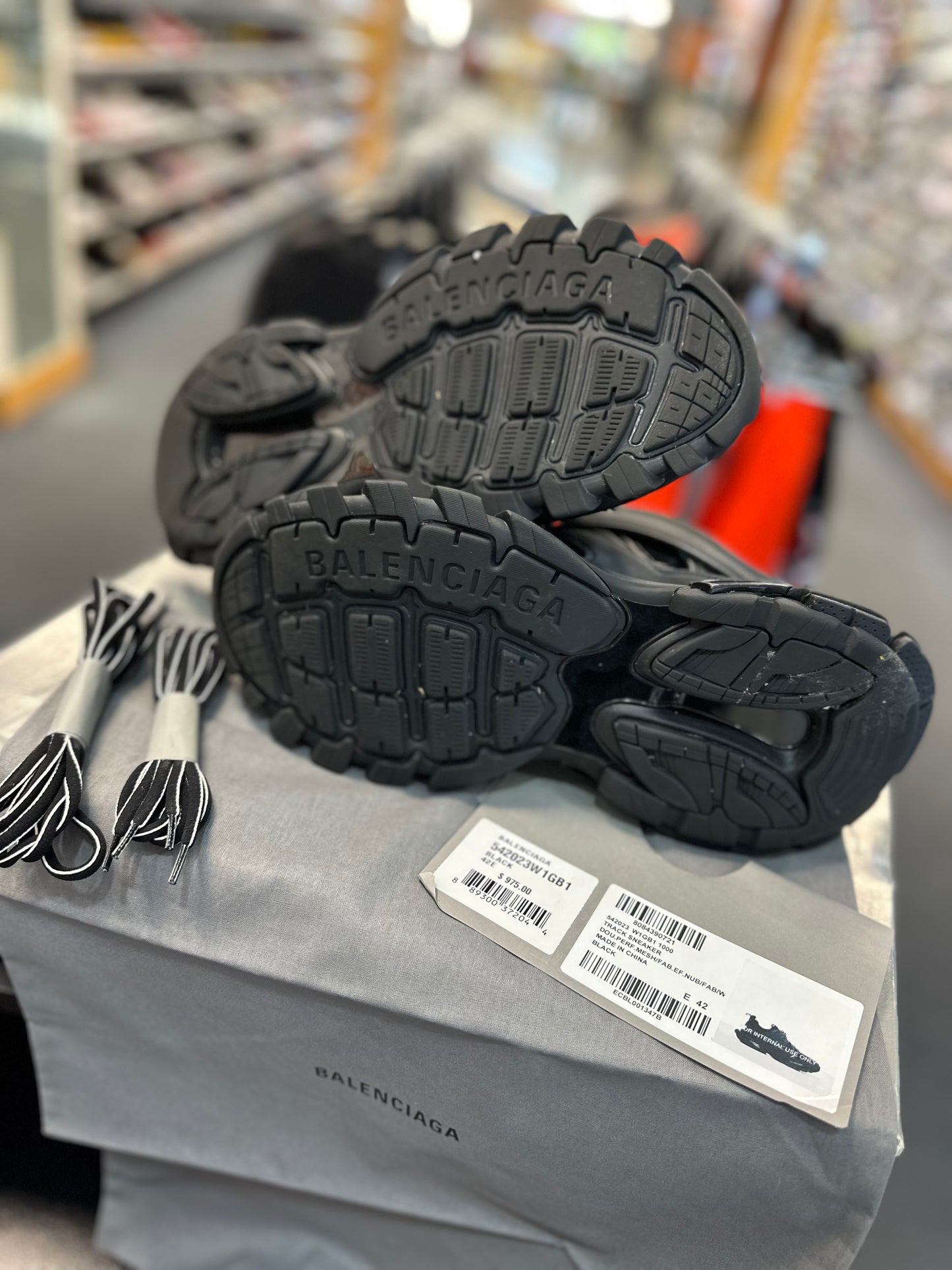 *USED* BALENCI TRACK RUNNER BLACK