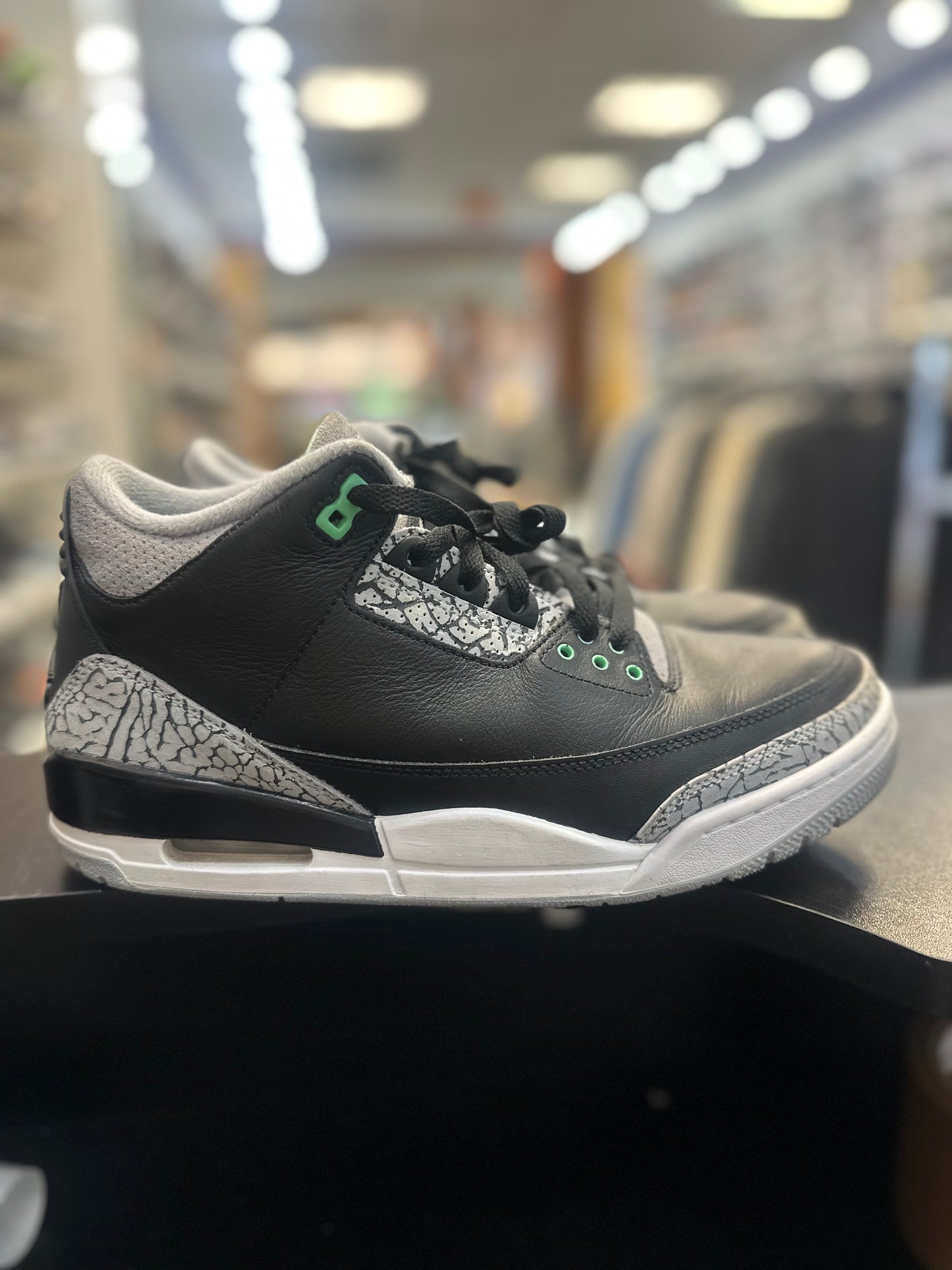 *USED* Jordan 3 Retro Green Glow (DEAL)