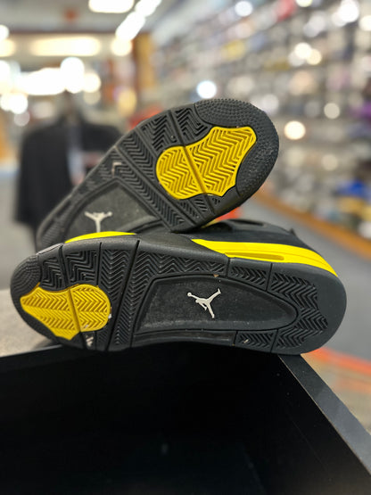 *USED* Jordan 4 Retro Thunder (2023)