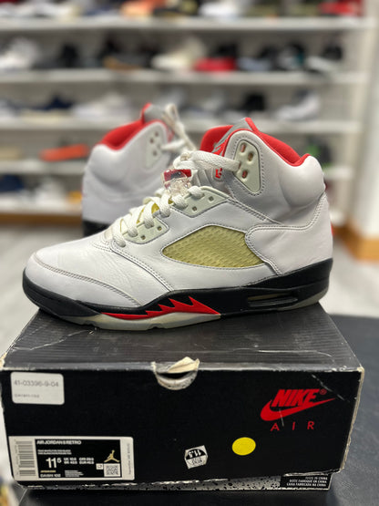 *USED* Jordan 5 Retro Fire Red Black Tongue (2025)