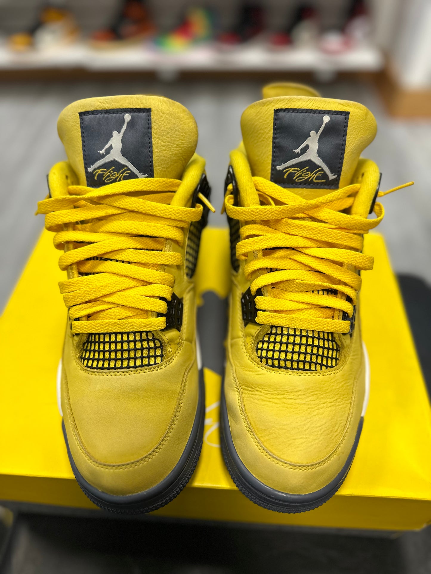 *USED* Jordan 4 Retro Lightning (2021)