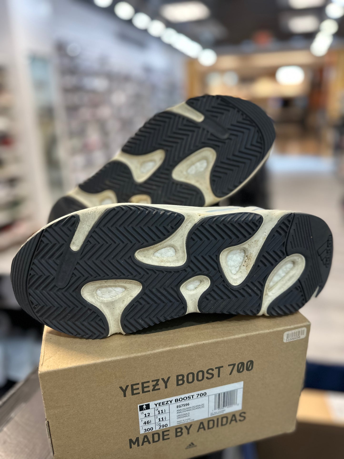 *USED* adidas Yeezy Boost 700 Analog