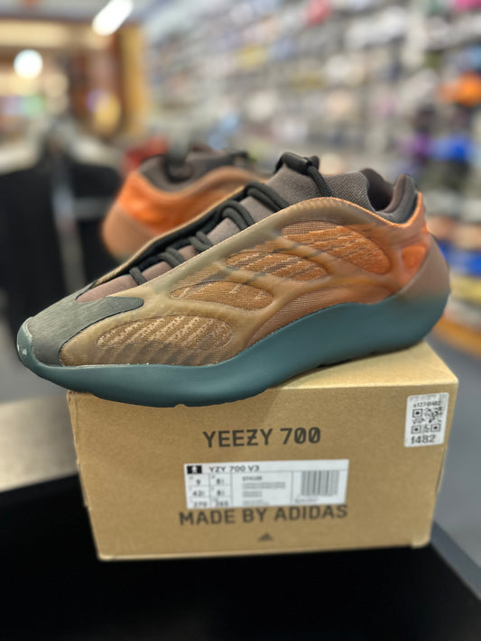 *USED* adidas Yeezy 700 V3 Copper Fade