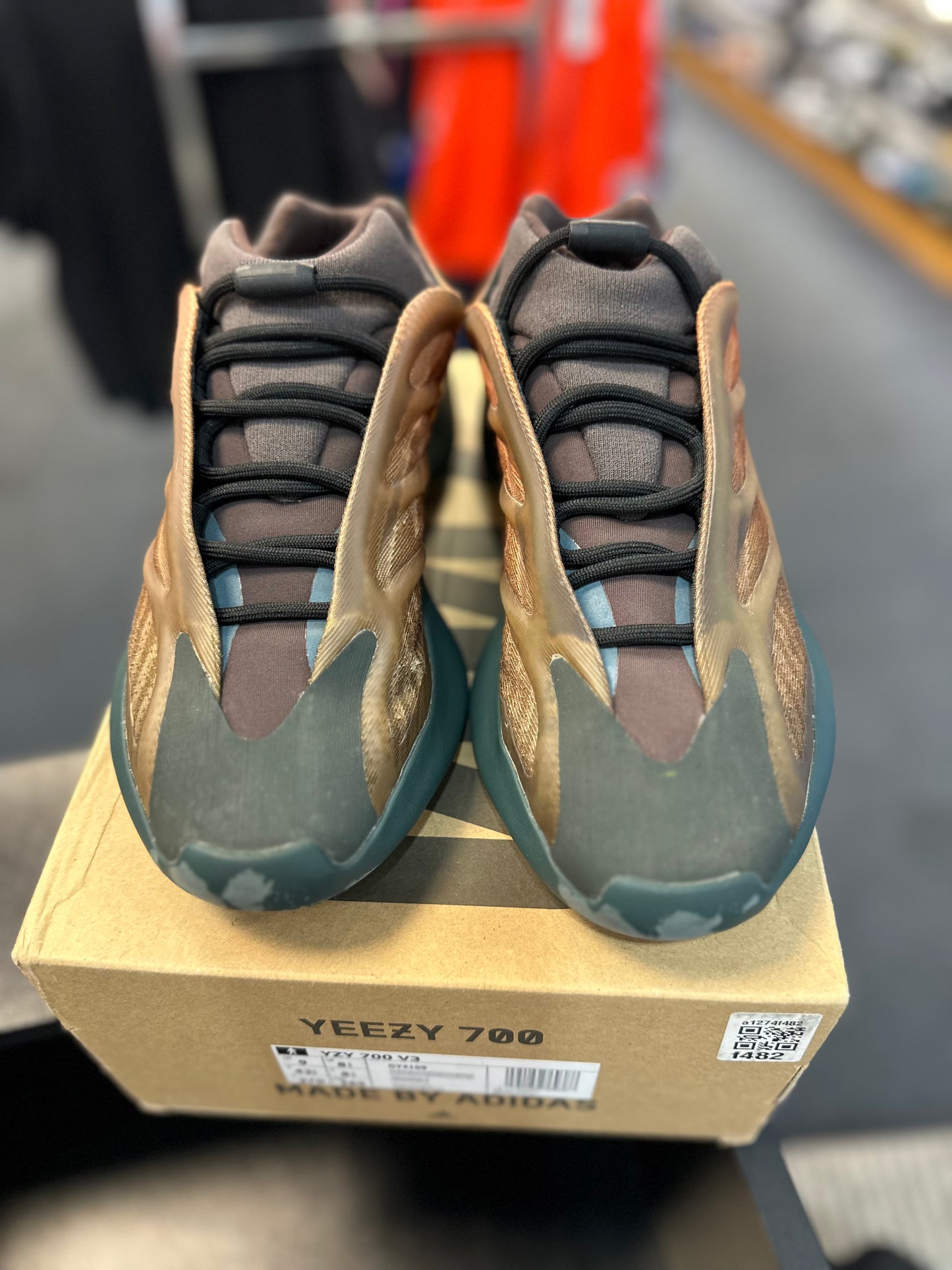 *USED* adidas Yeezy 700 V3 Copper Fade