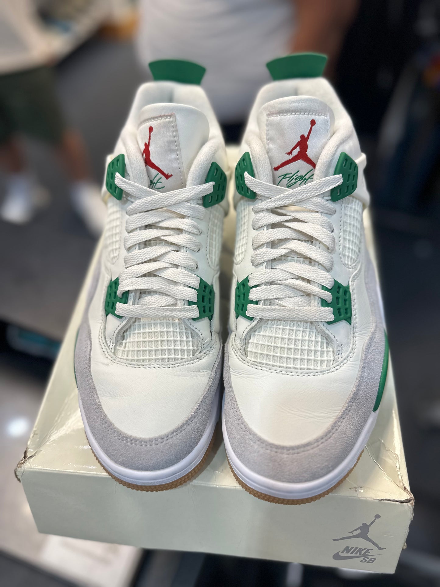 *USED* Jordan 4 Retro SB Pine Green