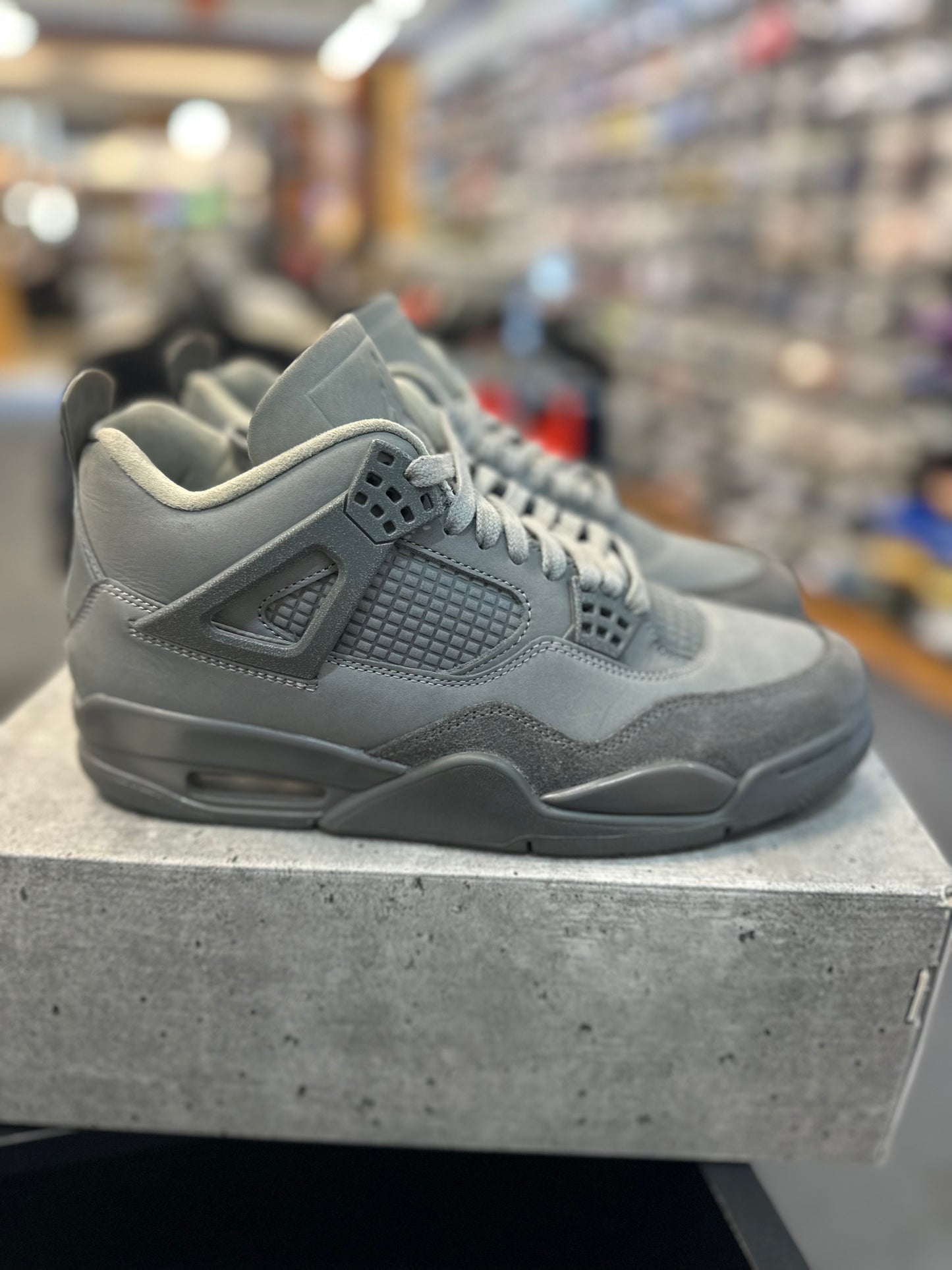 *USED* Jordan 4 Retro SE Paris Olympics Wet Cement