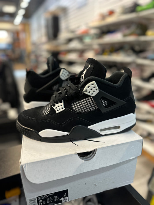 *USED* Jordan 4 Retro White Thunder