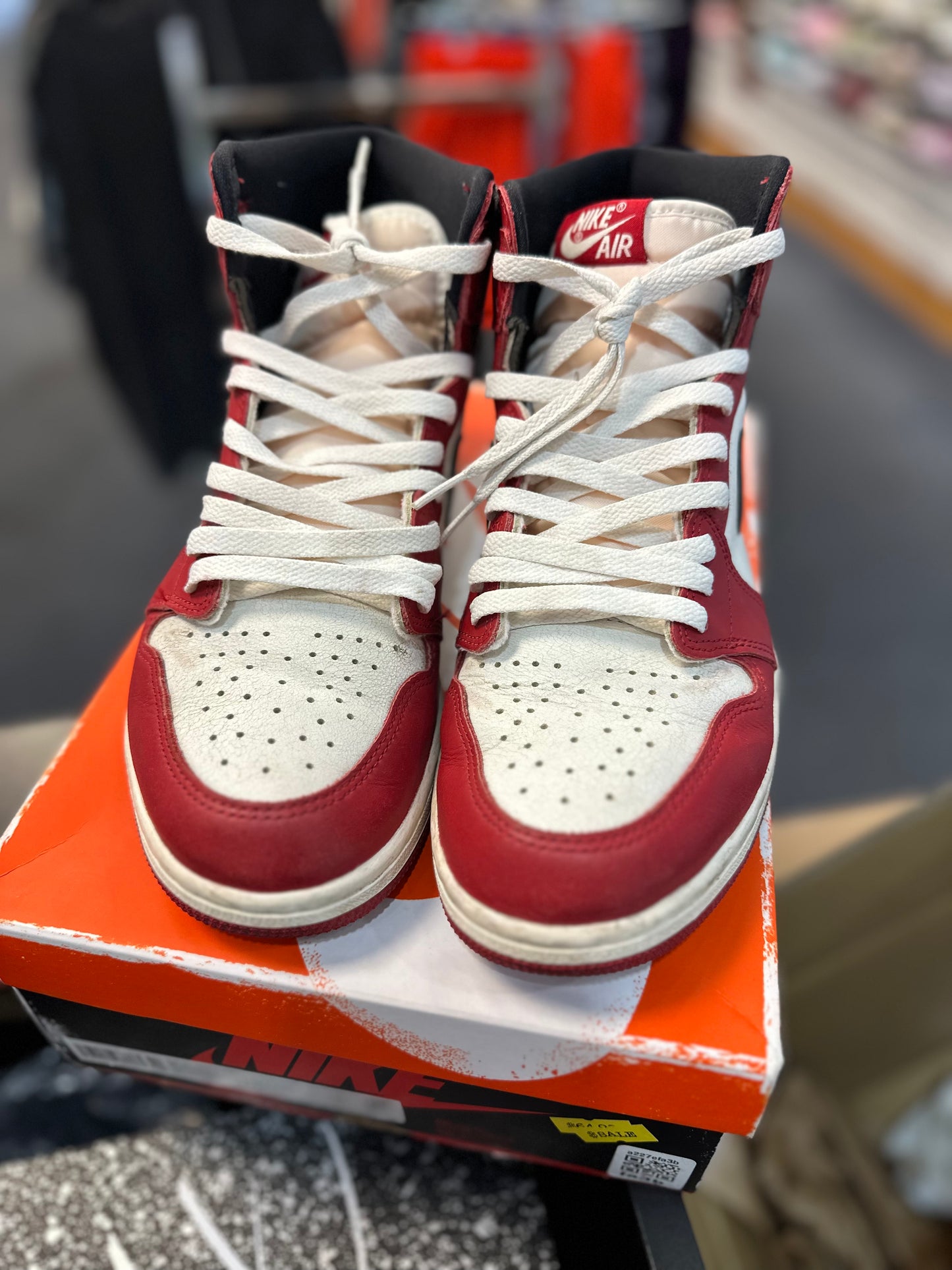 *USED* Jordan 1 Retro High OG Chicago Lost and Found