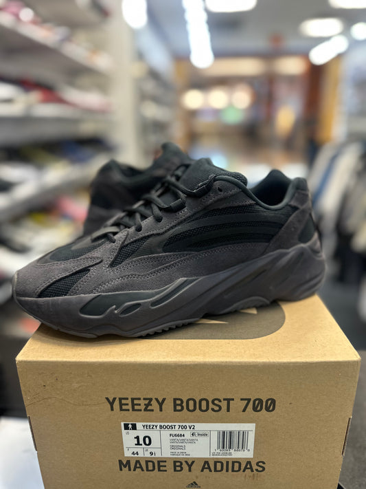 *USED* adidas Yeezy Boost 700 V2 Vanta