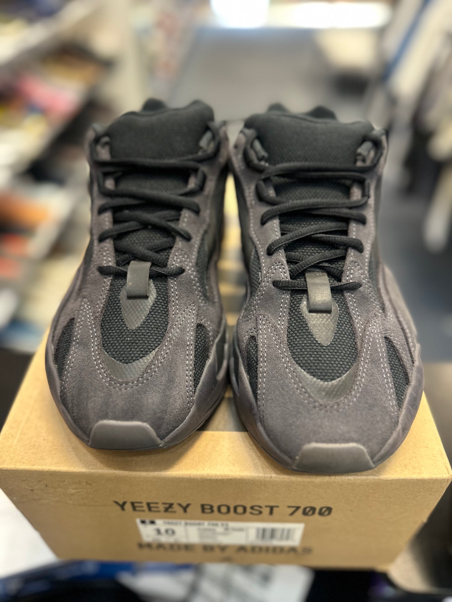 *USED* adidas Yeezy Boost 700 V2 Vanta