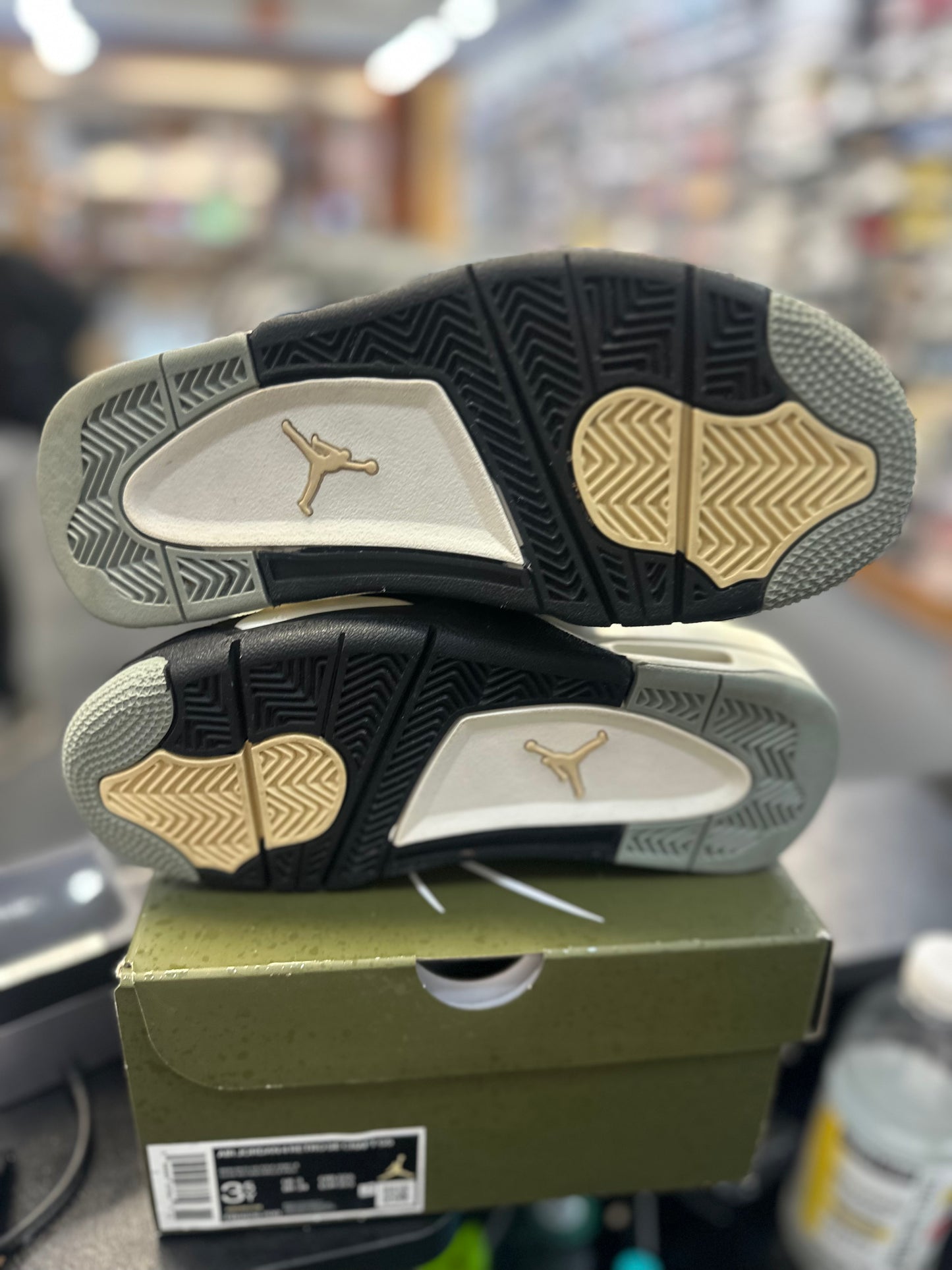 *USED* Jordan 4 Retro SE Craft Medium Olive (GS)