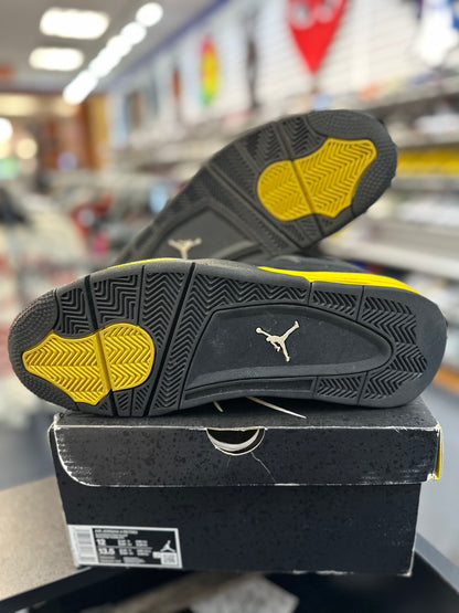 *USED* Jordan 4 Retro Thunder (2023)
