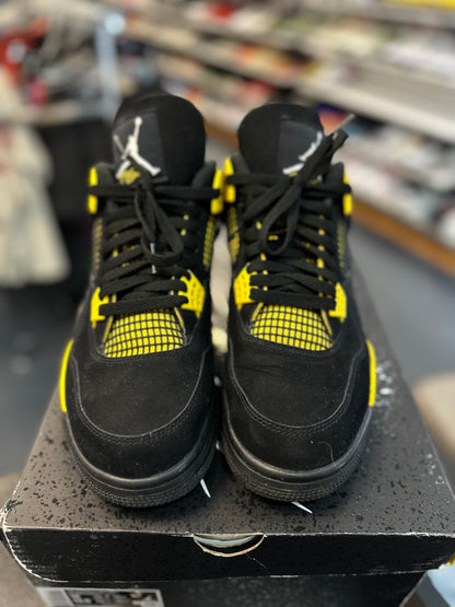 *USED* Jordan 4 Retro Thunder (2023)