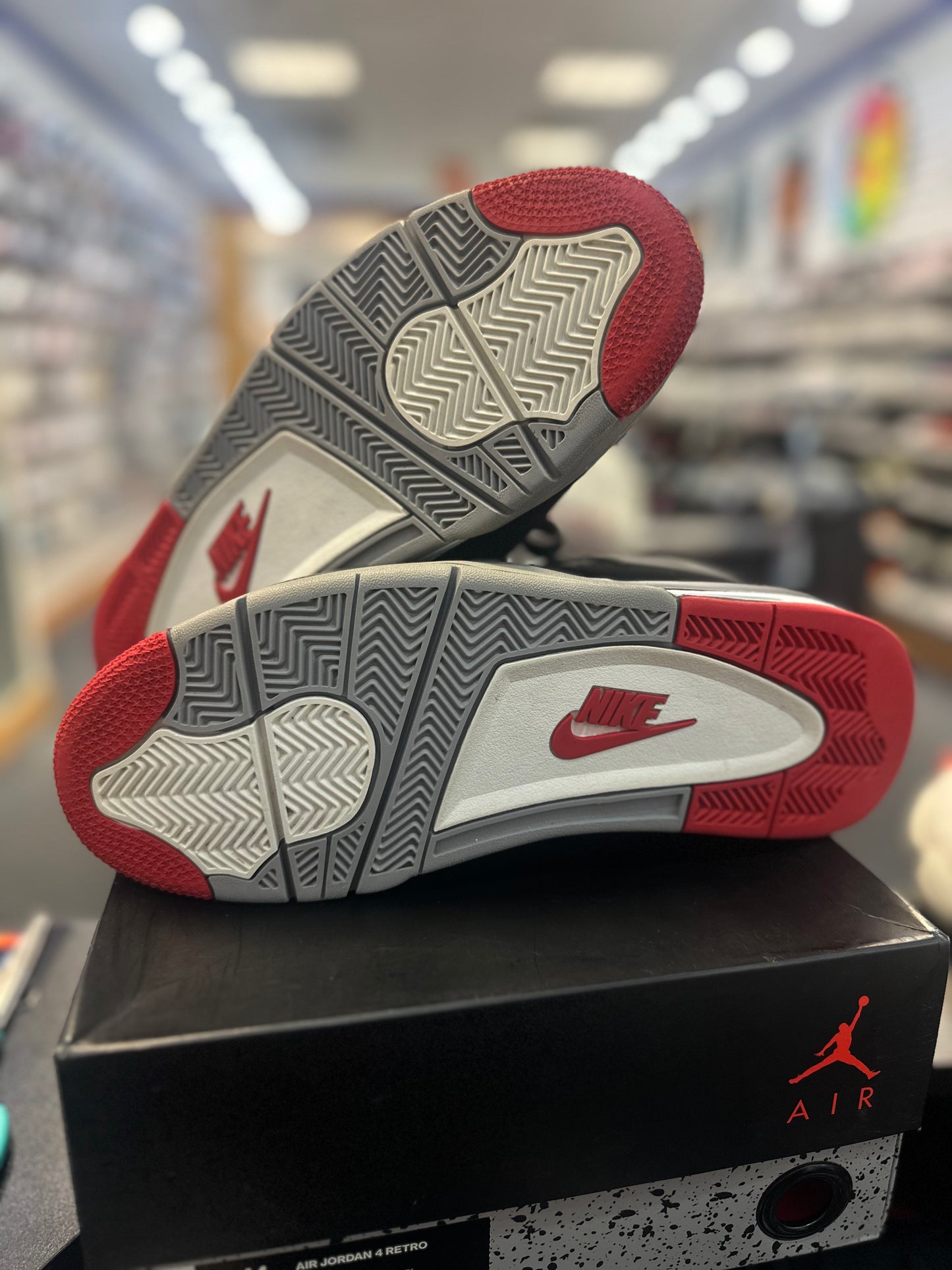 *USED* Jordan 4 Retro Bred (2019)