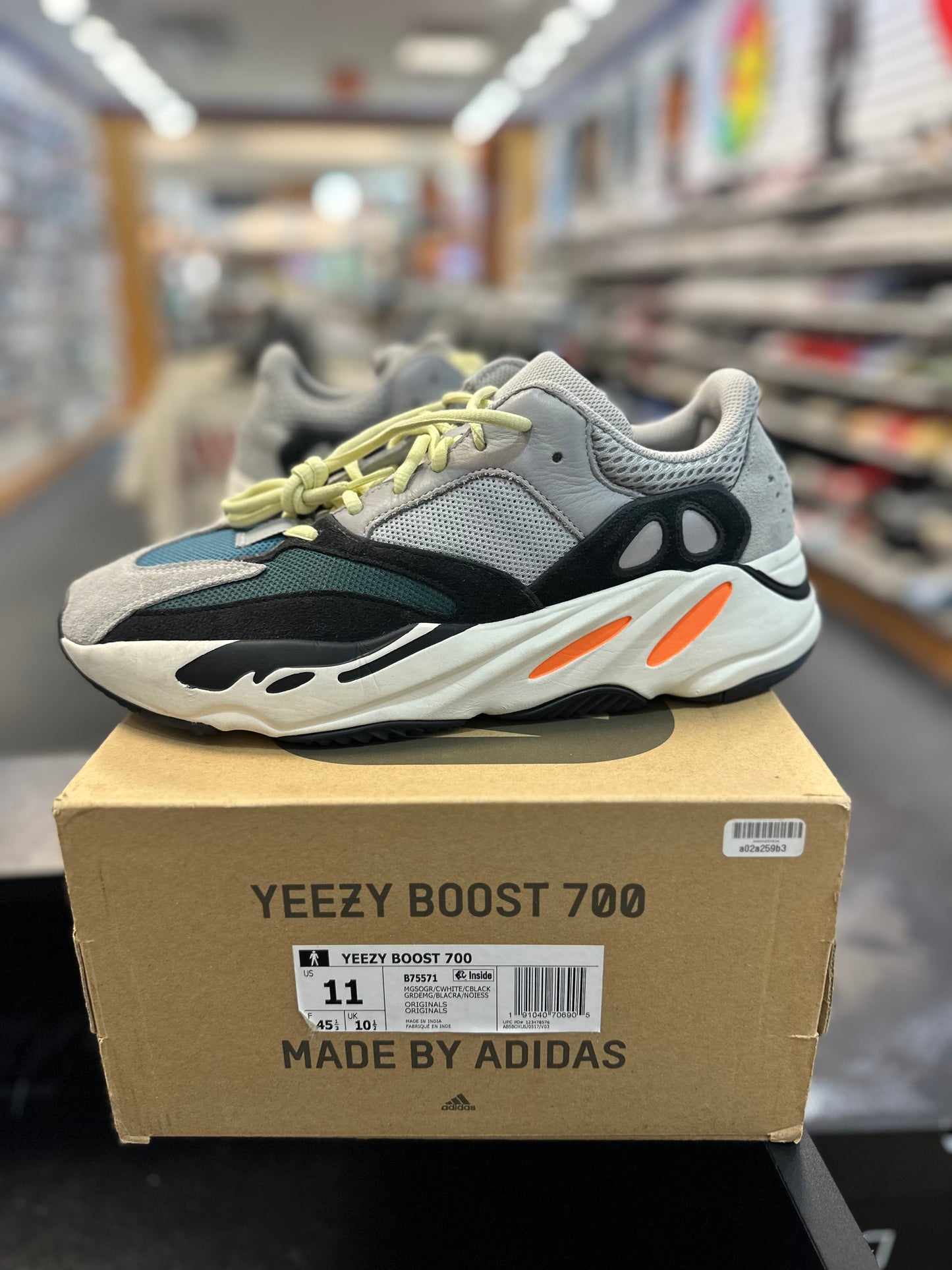 *USED* adidas Yeezy Boost 700 Wave Runner