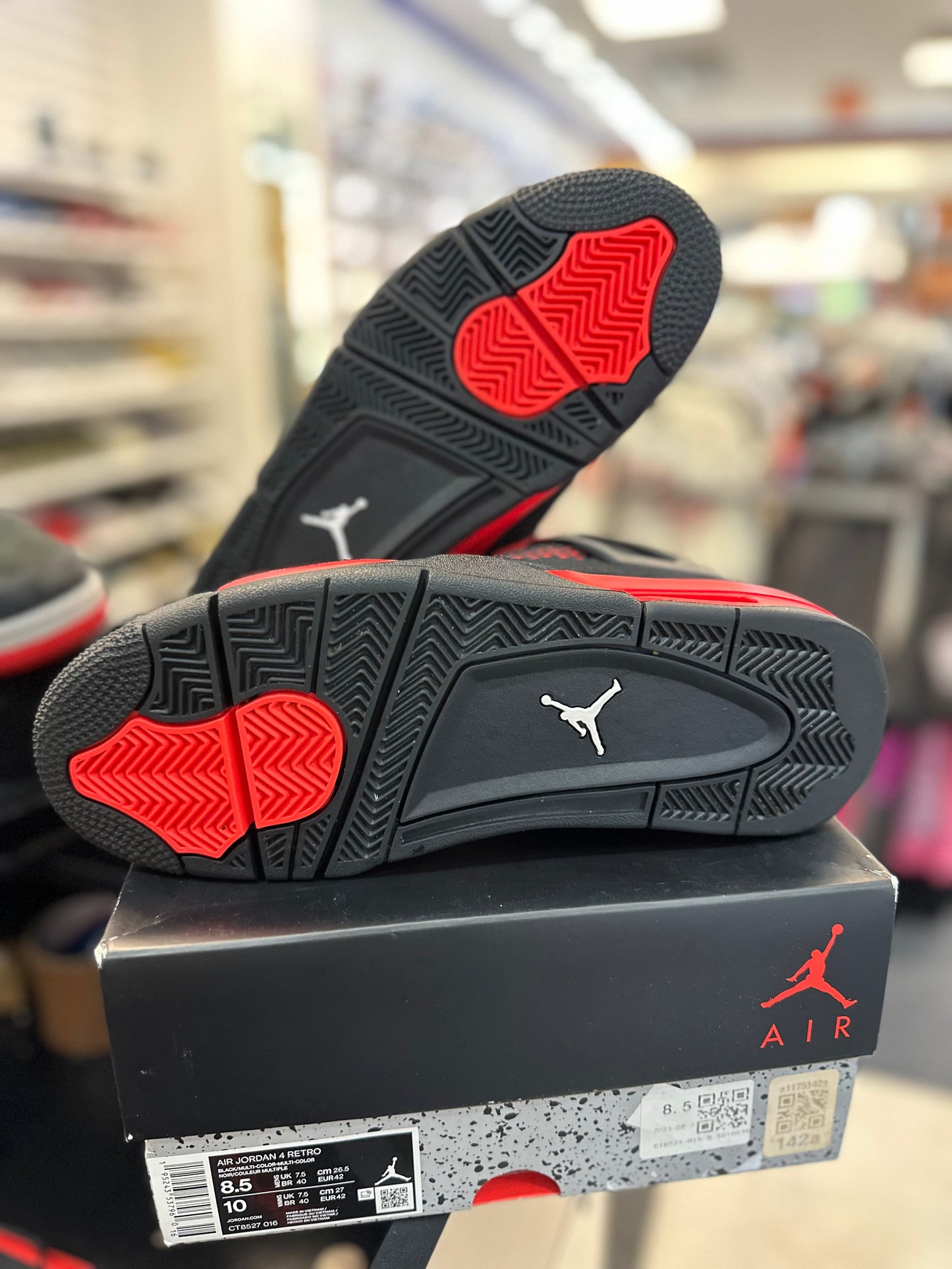 *USED* Jordan 4 Retro Red Thunder