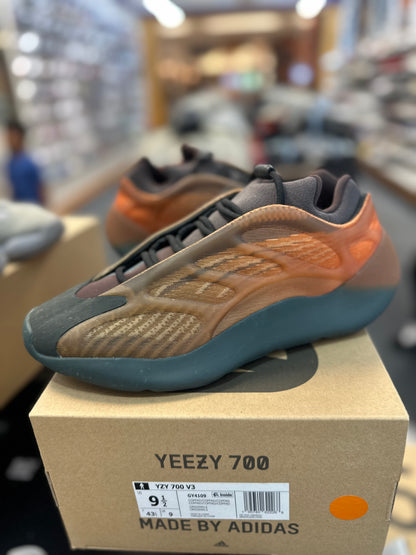 *USED* adidas Yeezy 700 V3 Copper Fade