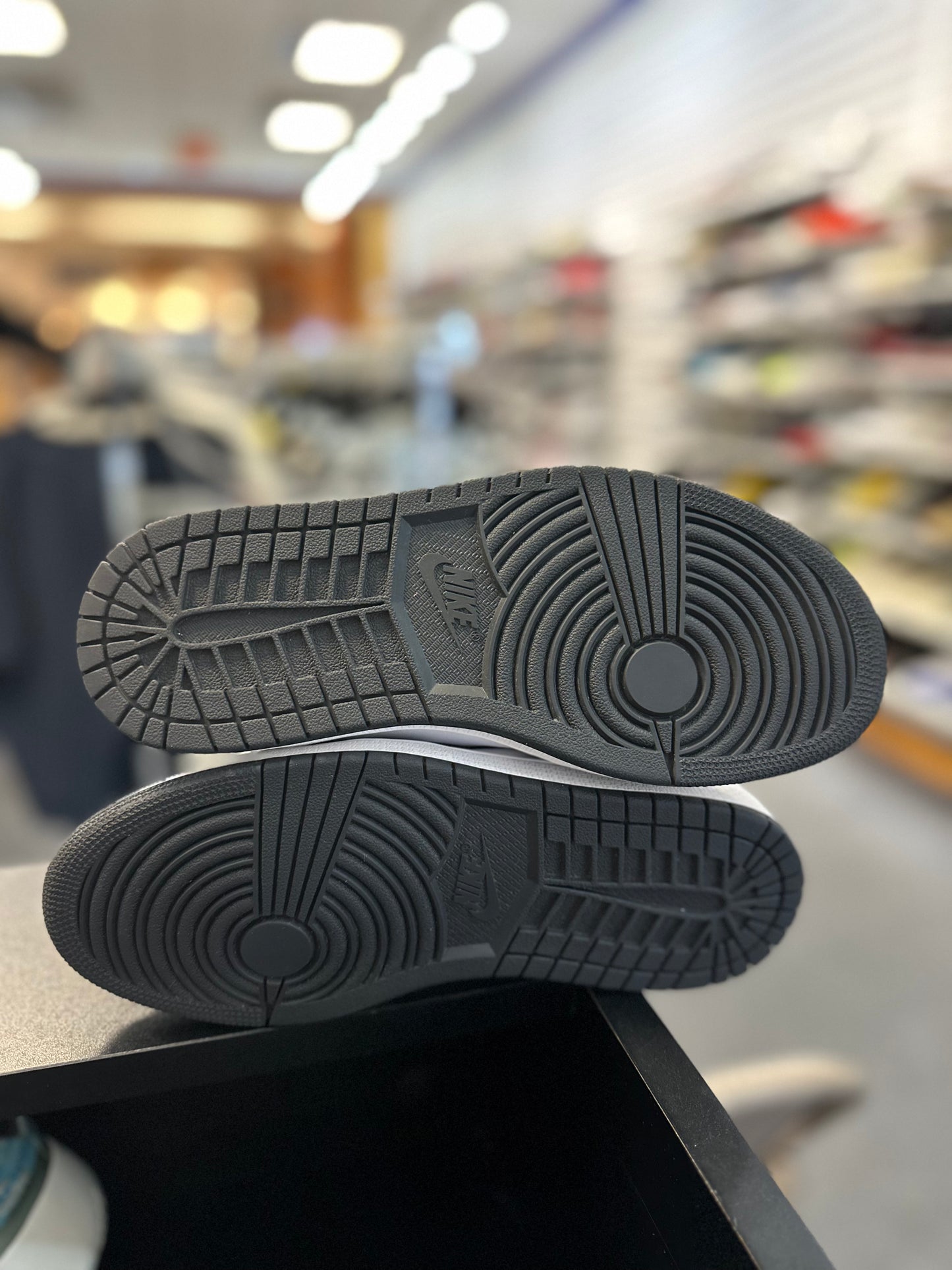 *USED* Jordan 1 Retro High Silver Toe (Women's)