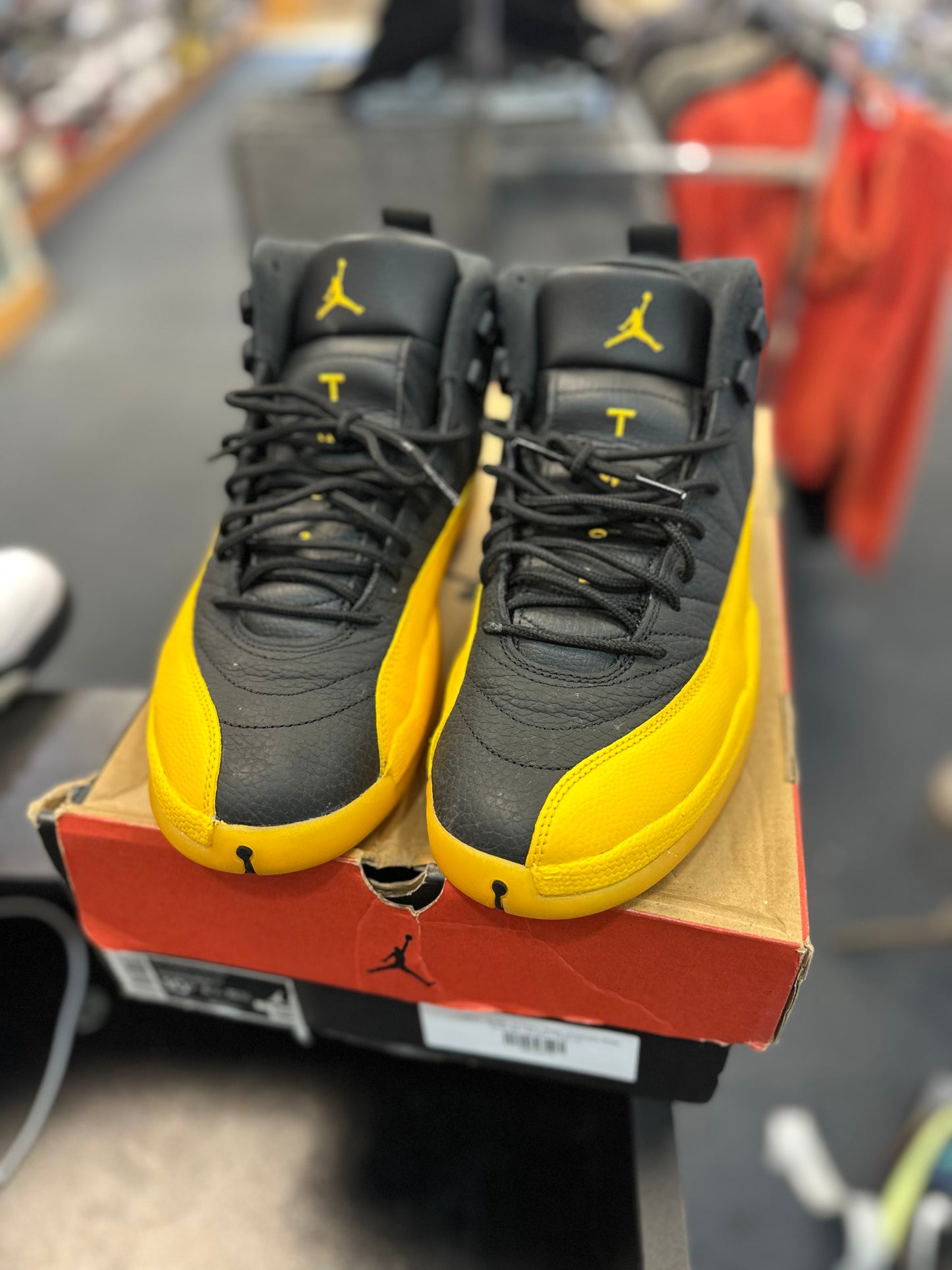 *USED* Jordan 12 Retro Black University Gold
